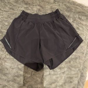 Lululemon Hottie Hot shorts